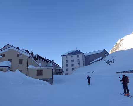 DSC02053 Pause à l'Hospice du Grand Saint Bernard