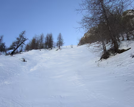 032 Passage plus raide dans le bas en neige dure