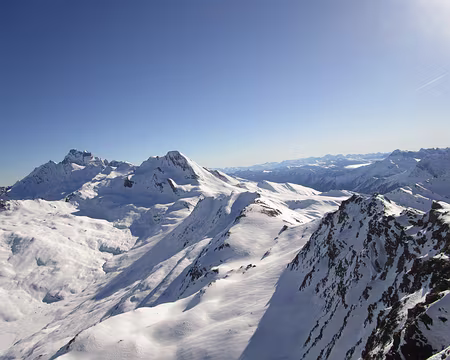 045 Au fond le Viso, et devant le Pain de sucre