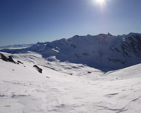 055 du col de l'Eychassier, refuge Agnel, à gauche col Agnel, en face Col de Chamoussière