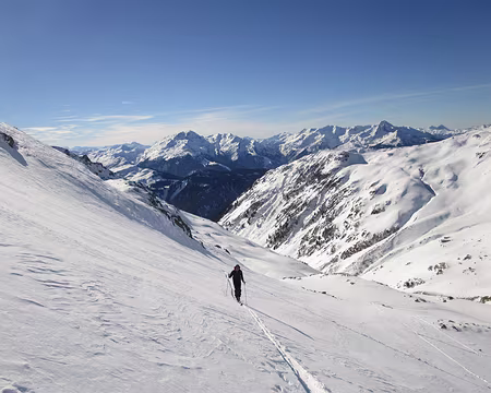 IMG_4215 en montant aux Rochers des Enclaves - à gauche Grand Mont à droite Mont Mirantin En montant aux Rochers des Enclaves, à gauche Grand Mont à droite Mont Mirantin