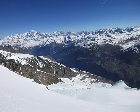 Glacier de la Martin vu du haut Glacier de la Martin vu du haut
