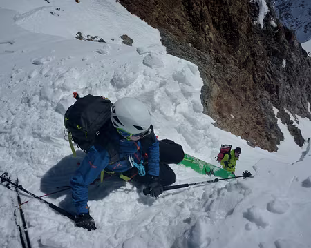 43 J3: Descente du couloir sud du col du Casset