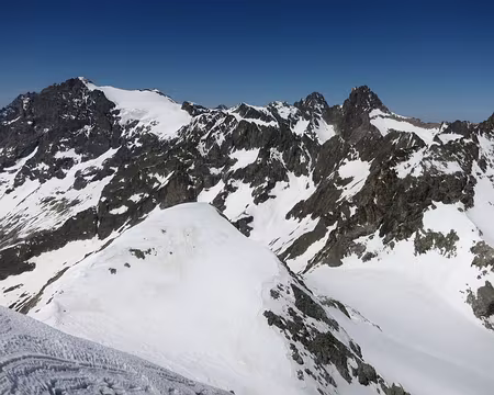 2017-04-23_36 Au sommet du Gioberney, Les Rouies et le Col du Says