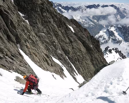 2017-04-24_30 Descente du Pic Coolidge par le couloir SE