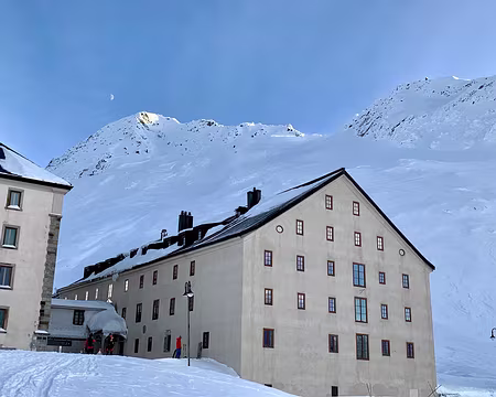 IMG_0410 Halte à l'Hospice du Grand Sait Bernard