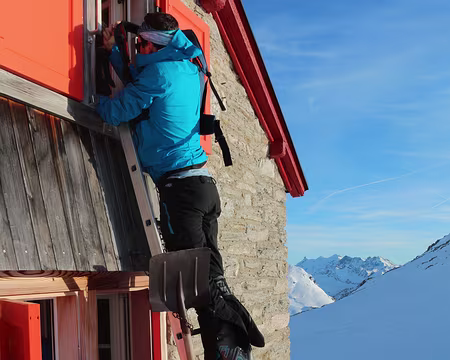 IMG_6942 Arrivée à la Capanna Cadlimo (non gardée)