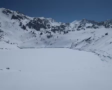 2019-04-12_06 Montée au Pic de Madamète, lac de Coubous