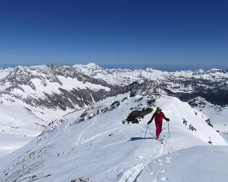 2019-04-13_20 Arrivée au sommet du Pic de Campbieil