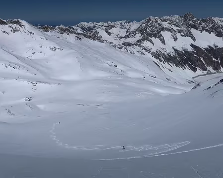 2019-04-13_29 Descente en face NW du Pic de Campbieil