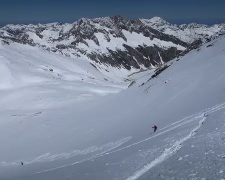 2019-04-13_31 Descente en face NW du Pic de Campbieil