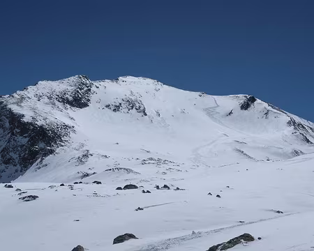 2019-04-13_33 Descente en face NW du Pic de Campbieil