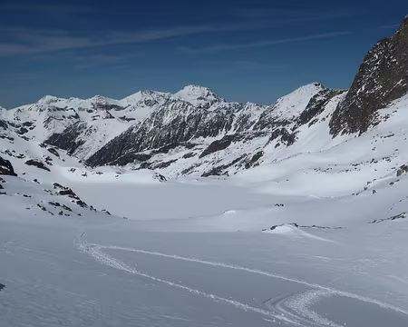 2019-04-13_45 Descente du Col de Rabiet dans le vallon de Bolou