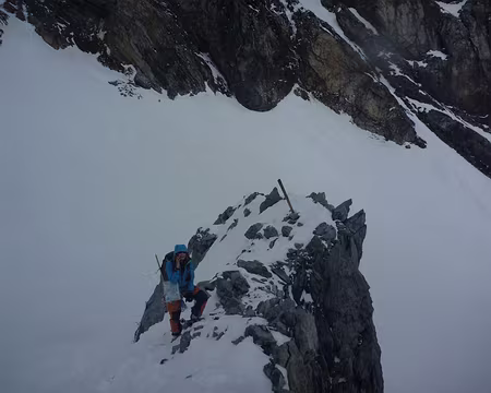 P1150477 Col Pallo Rosse, the place to phone!