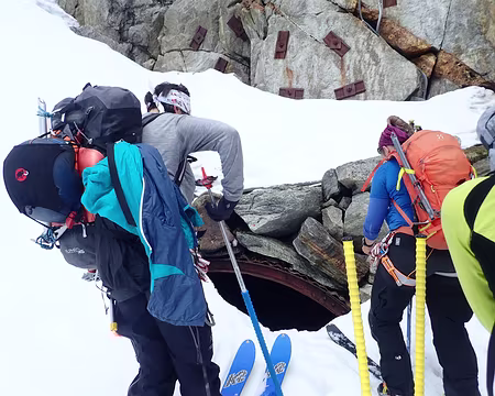 L'entrée est bien cachée, mais la pelle ne sera pas necessaire L'entrée est bien cachée, mais la pelle ne sera pas necessaire