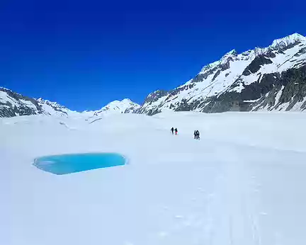 Petit lac sur le glacier Petit lac sur le glacier