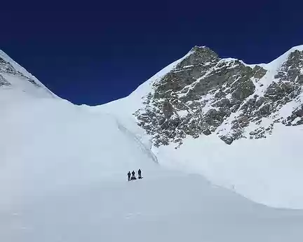 Sur l'épaule face à la Jungfrau Sur l'épaule face à la Jungfrau