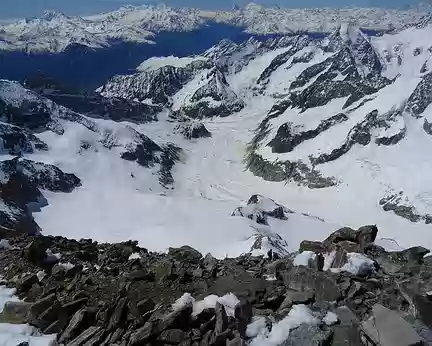 Ski Rando Aletschhorn 4jours (41) OberAletschGletscher et le refuge au loin