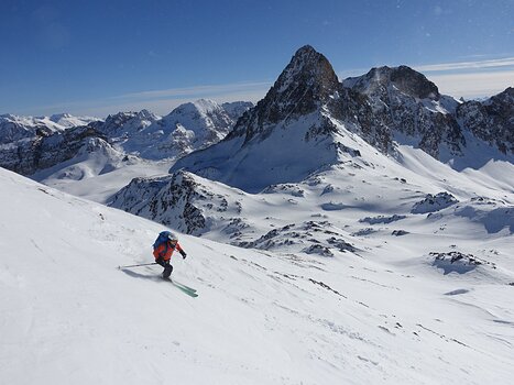 Jean Julien L, Jean M, détail sortie