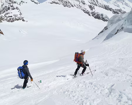 2025_05_02_1046 entre les séracs