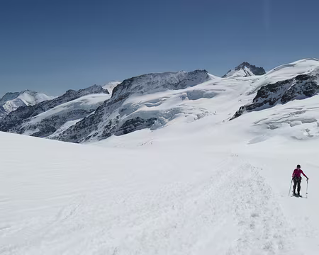 2025_05_02_1067 remontée vers le refuge