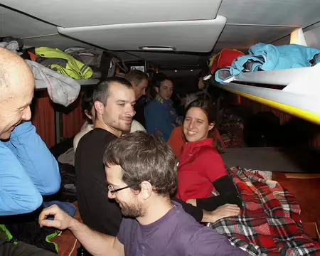 PXL003 La chaleureuse ambiance du car couchette