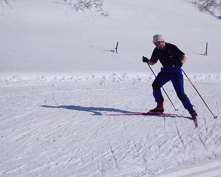 0048 Et Manfred enchaîne les pas de montée sans difficulté.