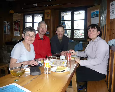 Chapelle08 082 Et une compensation bien méritée : délicieuse tarte au citron.