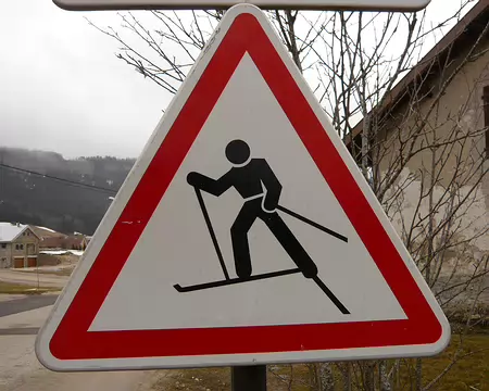 Chapelle08 128b Et les skieurs s'en vont.