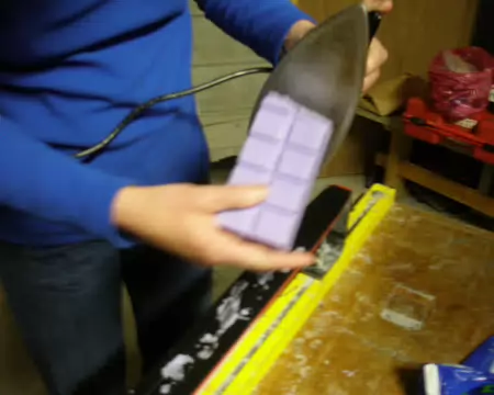 P1170008z2770 On utilise du chocolat mauve pour farter les skis, la preuve en image !