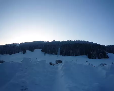 PXL003 Pendant ce temps, le soleil se l�ve