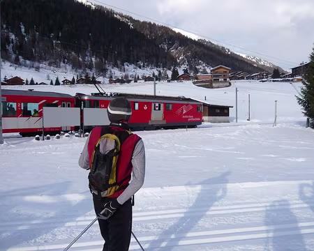 PXL023 Emmanuel en lâchera un dans chaque gare au retour ...