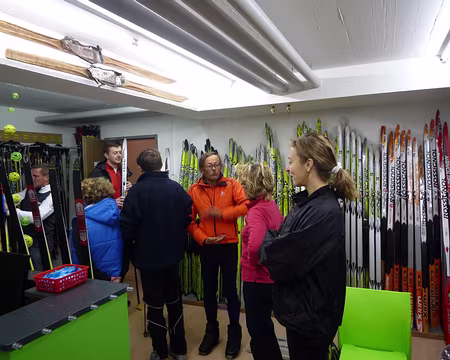 PXL006 41 pour moi, ah non, 42 s'il vous plait, euh excusez-moi, vous avez du 43 .... ???