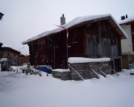 PXL013 Un ptit chalet à Oberwald (bah oui, il est 10h30 mais on est toujours à Oberwald, on est des débutants nous !)