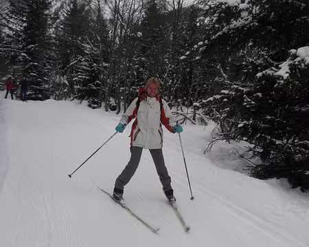 PXL027 Nath essaie de maîtriser le chasse-neige .....
