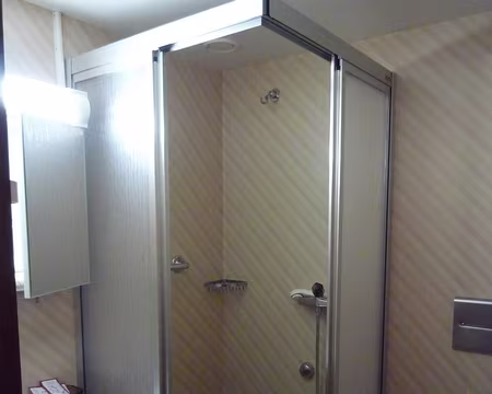 PXL051 Salle d'eau (froide le soir)