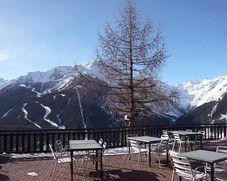 PXL030 La terrasse de l'hôtel