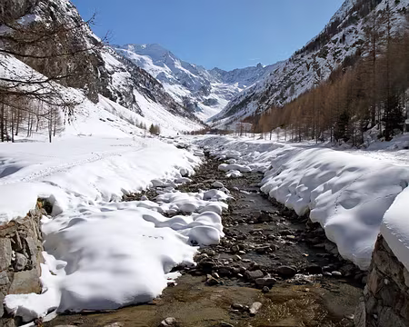 PXL054 Fin de la route, vallée borgne
