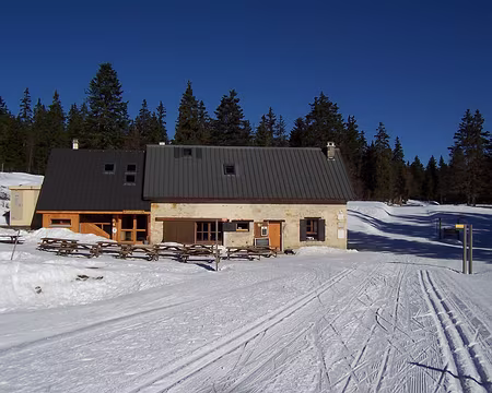 08 La foule du dimanche a quitté les lieux