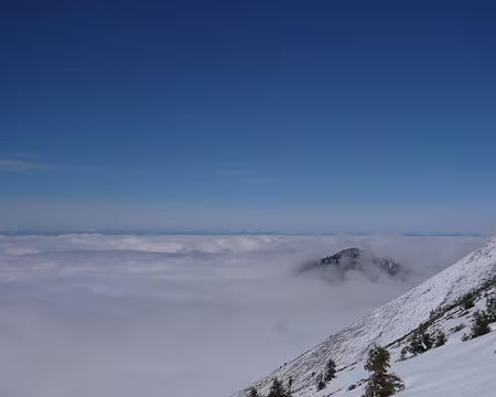 PXL019 Les nuages sont sur le lac Léman mais j'ai vu la Dole (Jura)