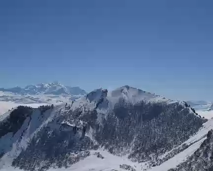 PXL022 Le Mont Marcilly et au fond le Mont Blanc