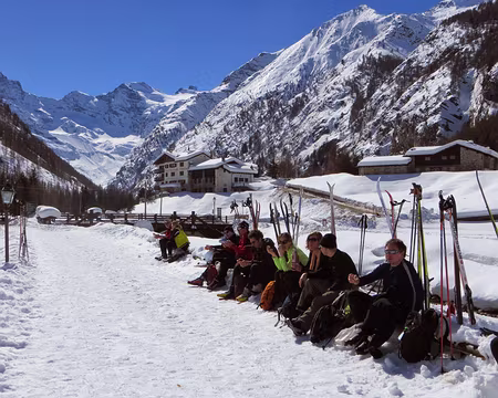 PXL018 pique-nique terminé plus bas, à VALMONTEY