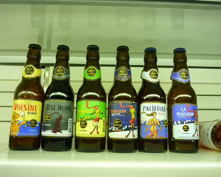 PXL022 On les trouve à la fromagerie du village 