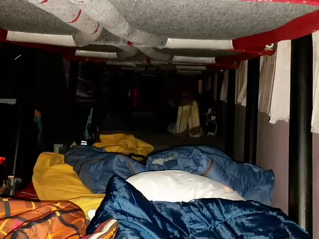 Caroline Caroline P, détail sortie