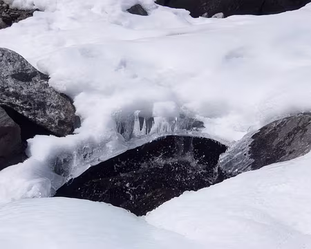 P3082224 Mais sous la glace, il y a de l'eau !