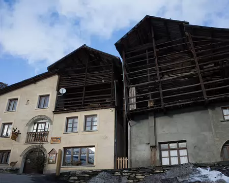 14 Maison avec son grenier typique de Saint-Véran