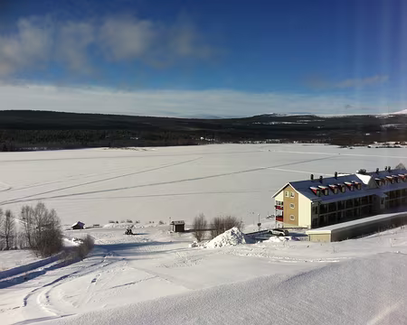 PXL018 Nous voici arrivés à Funäsdalen : vue de ma chambre.