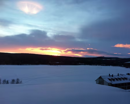 PXL021 Le coucher du soleil est magnifique en ce premier soir.