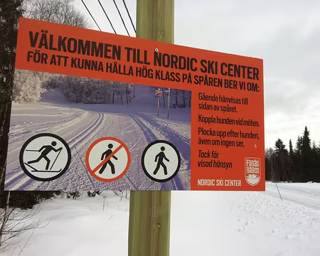 PXL049z2911 Désolée, je ne pratique pas cette langue, mais les pictogrammes parlent pour moi.