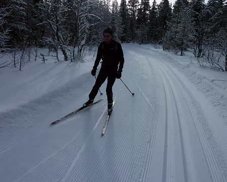 2016-02 funäsdalen 35 Piste menant à Bruksvallarna